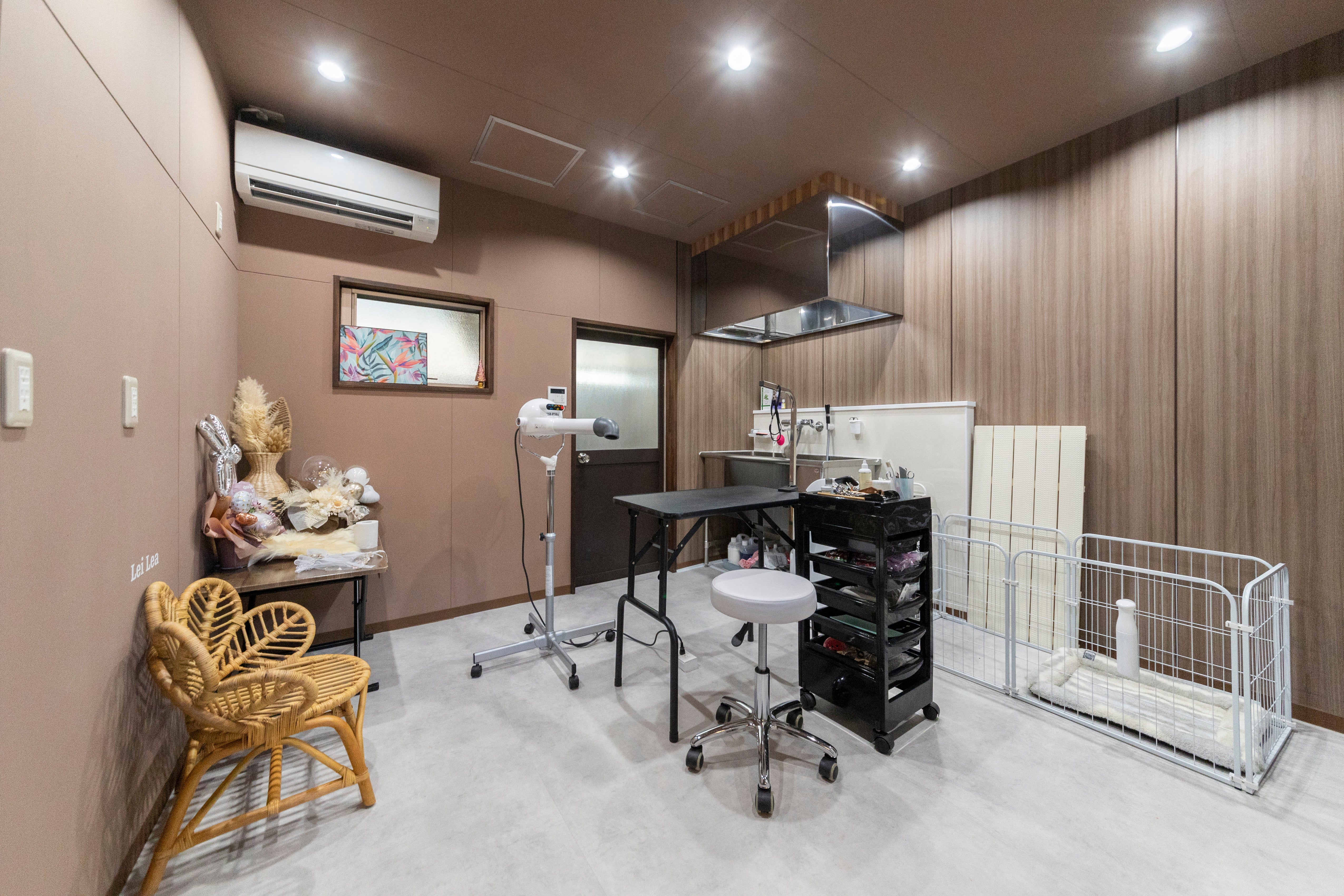 1F　Trimming Salon　トリミングサロン